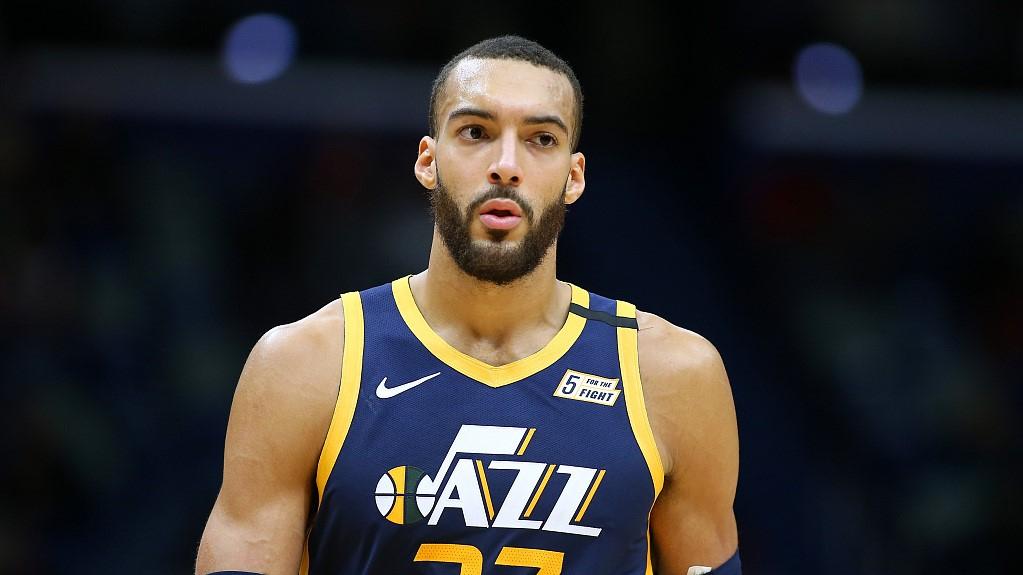 Rudy gobert taille pied 