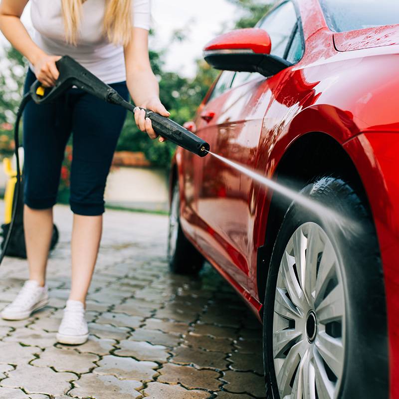 Peut on laver sa voiture devant chez soi 