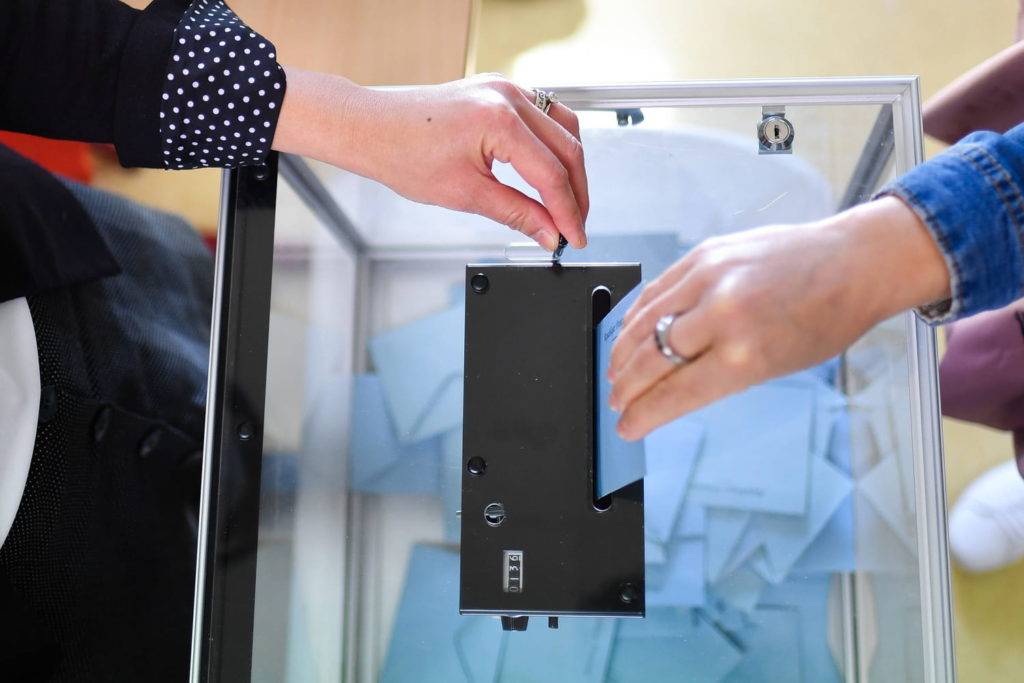 A quel heure ferme les bureau de vote 