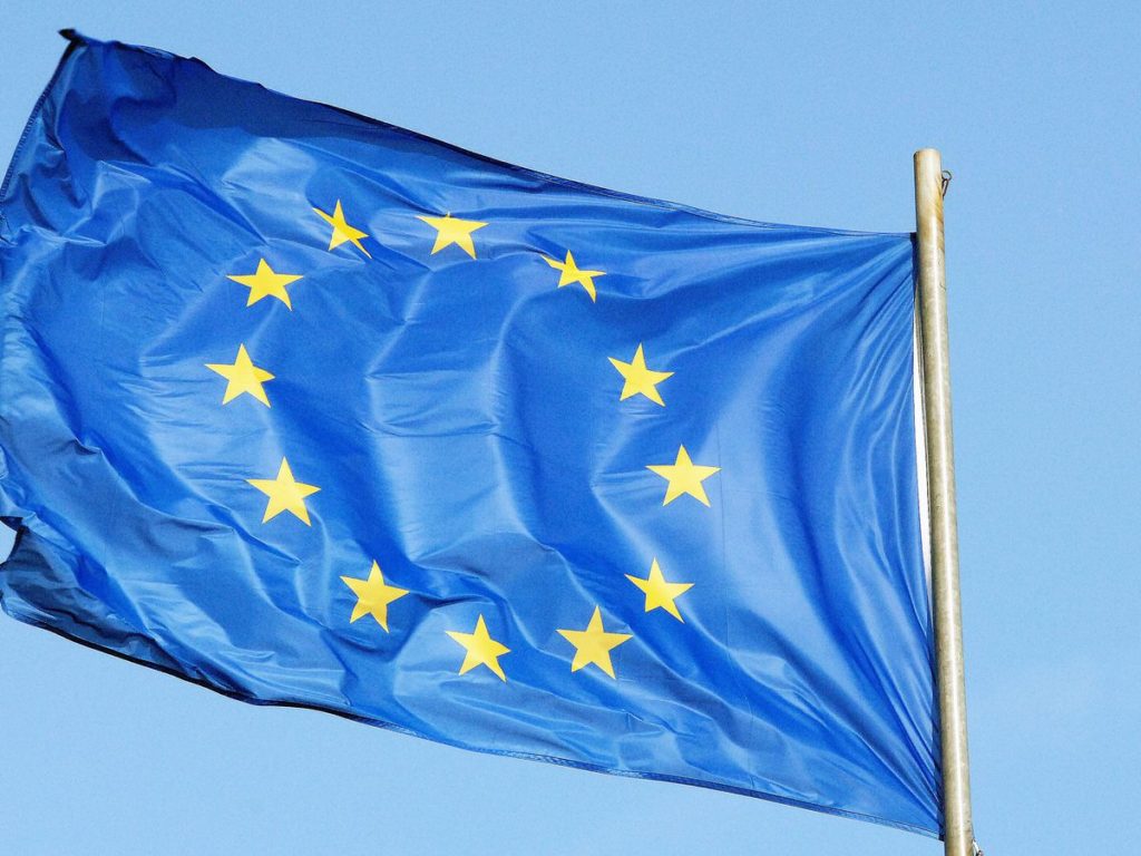 Pourquoi 12 étoiles sur le drapeau européen 