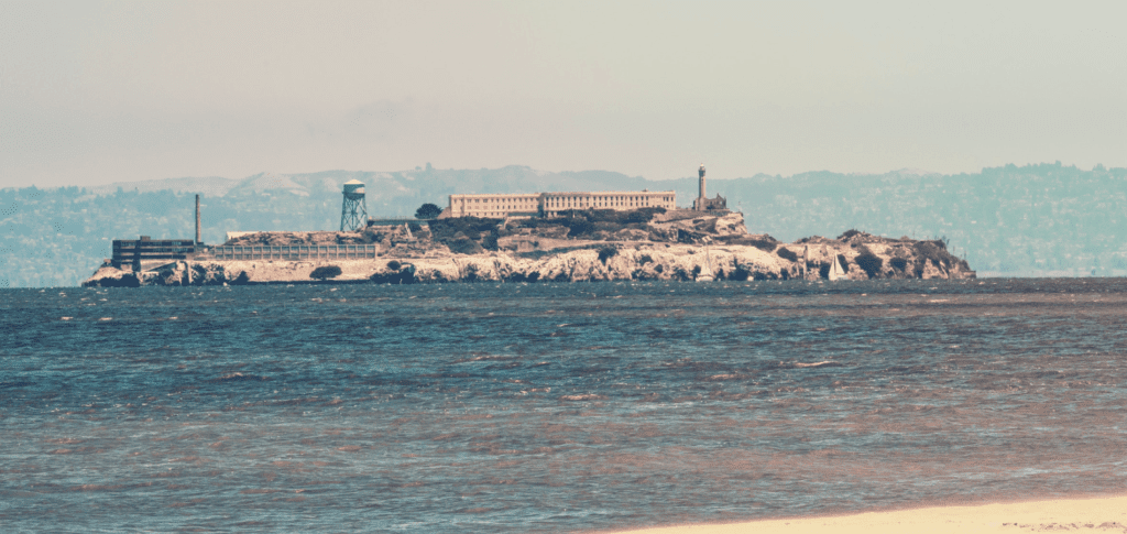 Pourquoi alcatraz a ete exclu