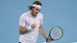 Tsitsipas taille poids 