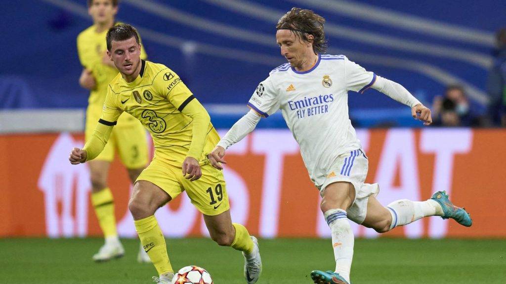 Modric taille poids