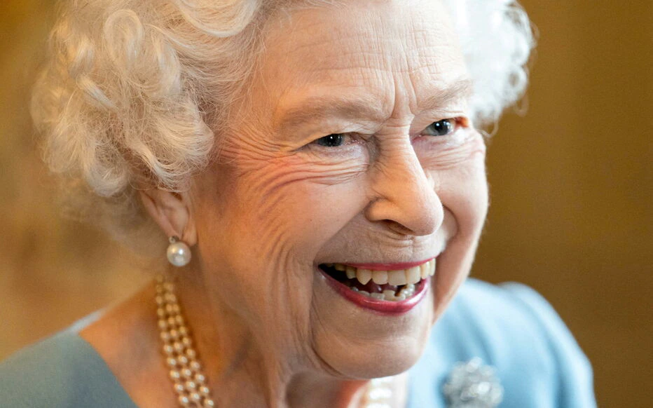 De quel pays la reine elizabeth est elle souveraine