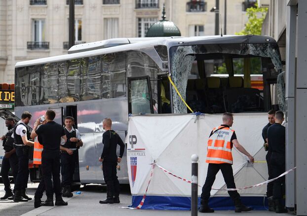 Accident bus paris mort