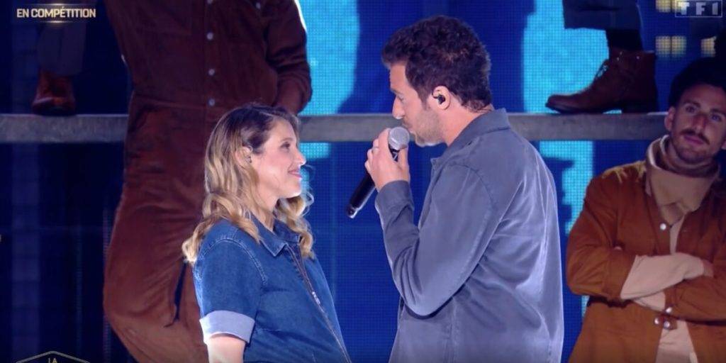 Amir chante avec sa femme 