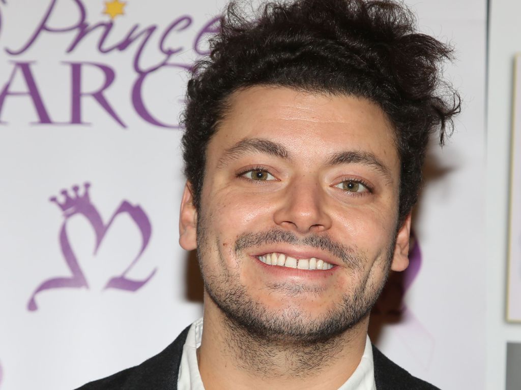 Kev adams origine de ses parents 