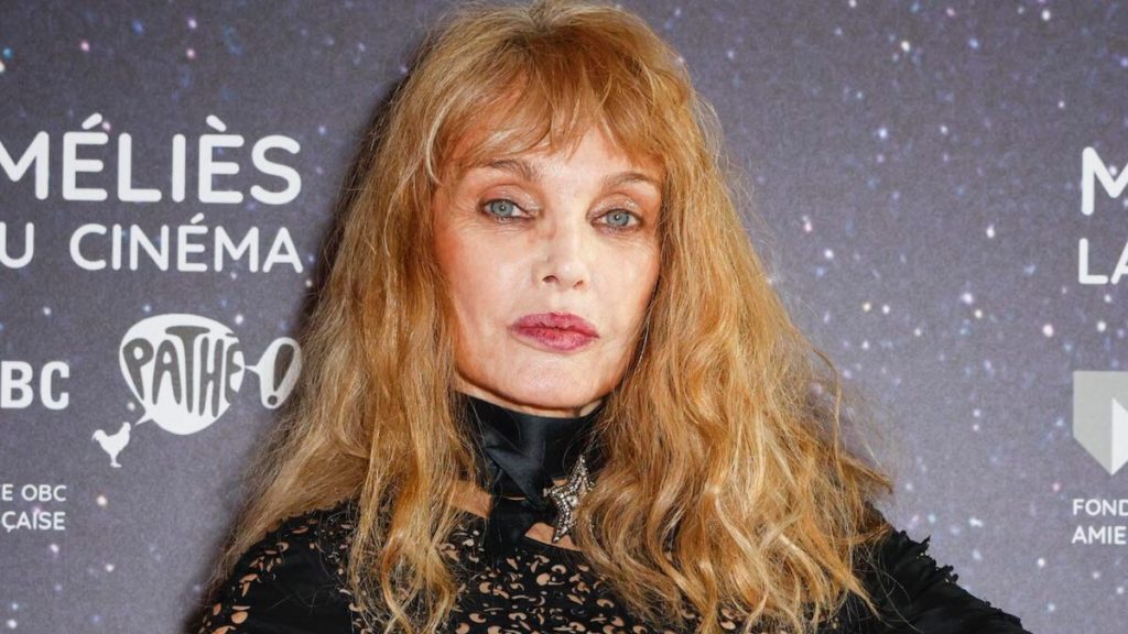 Quel âge a arielle dombasle