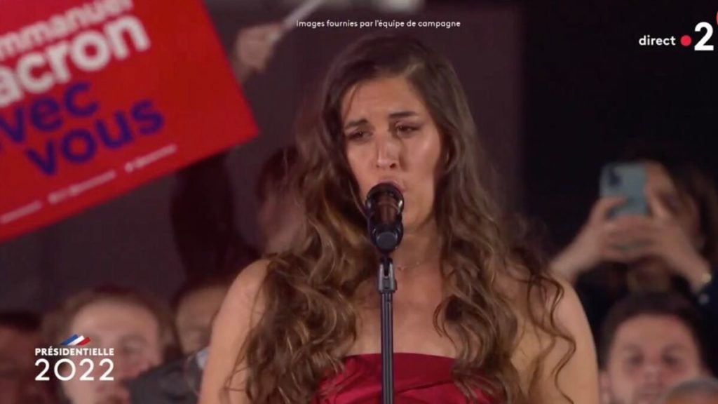 Qui chante la marseillaise au champ de mars